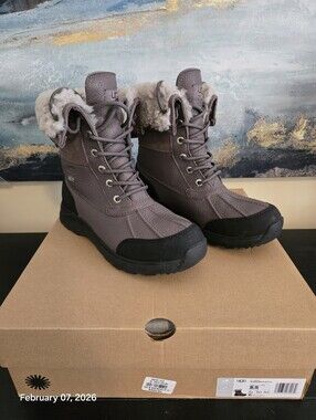 UGG Adirondack Boot III - Black/Grey 8.5